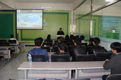 我院成功举办“创业大讲堂”之信工系学生苑飞宇计算机网络工程创业分享会